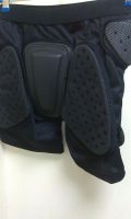 Лот: 3468405. Фото: 2. Шорты Защитные для сноуборда. Обмундирование и экипировка
