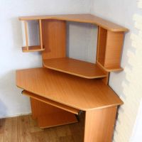 Лот: 8386099. Фото: 2. Стол компьютерный угловой с полкой. Офисная мебель и домашние кабинеты