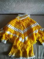 Лот: 10376233. Фото: 2. Вязанное платье с пончо для девочки. Одежда и аксессуары