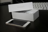 Лот: 4551359. Фото: 4. iPhone 5 16Gb White — Один из...