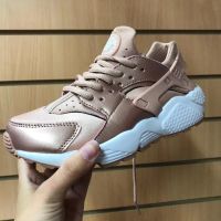 Лот: 10631172. Фото: 4. Nike Huarache. Красноярск