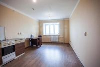 Лот: 8299155. Фото: 5. Просторная 2х-комнатная квартира...