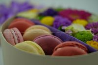Лот: 6924003. Фото: 6. FlowerBox с макарунами (хризантема...