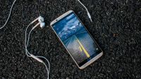 Лот: 10762270. Фото: 6. Премиум смартфон ZTE Axon 7 4Gb...
