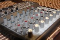 Лот: 4221013. Фото: 3. Микшер Behringer Xenyx 1202. Музыкальные инструменты и оборудование