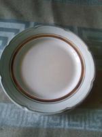 Лот: 19361475. Фото: 2. Тарелки плоские белые, рельеф... Посуда, кухонная утварь