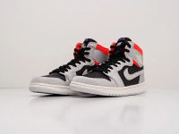 Лот: 17258079. Фото: 2. Кроссовки Nike Air Jordan 1 Mid. Мужская обувь