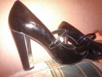 Лот: 3365337. Фото: 2. Туфли с метал. отделкой каблука... Женская обувь