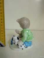 Лот: 17266054. Фото: 2. Статуэтка фигурка мальчик с собачкой. Сувениры