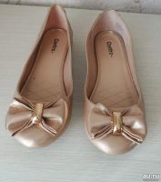 Лот: 10096599. Фото: 2. Золотистые балетки с бантом 37... Обувь
