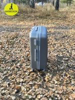 Лот: 15507614. Фото: 2. Высокопрочный серебристый чемодан... Аксессуары