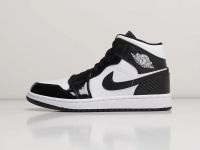 Лот: 19010708. Фото: 2. Кроссовки Nike Air Jordan 1 Mid... Мужская обувь