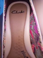 Лот: 14835994. Фото: 2. Туфли с открытым носком Clarks. Женская обувь