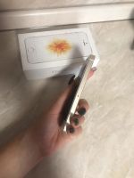 Лот: 13008083. Фото: 6. Apple iPhone SE 16Gb Gold. Хорошее...