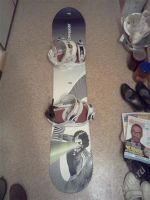 Лот: 1490260. Фото: 3. Сноуборд 142 + женские крепления. Спортивные товары