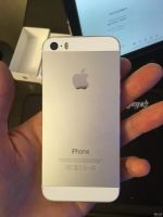 Лот: 13265053. Фото: 3. Apple iPhone 5S 32Gb Silver. Красноярск