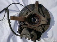 Лот: 13725939. Фото: 2. Передние ступицы в сборе Subaru... Автозапчасти