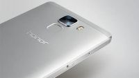 Лот: 8572351. Фото: 4. Новый Huawei Honor 7 3/16gb Silver...