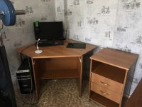 Лот: 12083595. Фото: 2. Стол компьютерный угловой. Не... Офисная мебель и домашние кабинеты