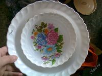 Лот: 2535575. Фото: 2. Две пластиковые тарелки.Большая... Посуда, кухонная утварь