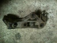 Лот: 4507768. Фото: 3. toyota vitz 1sz-fe кронштейн акпп. Авто, мото, водный транспорт