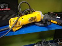 Лот: 8418877. Фото: 2. Угловая шлифмашина DeWalt D28132C. Инструмент и расходные