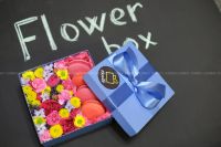 Лот: 7353956. Фото: 6. FlowerBox с макарунами (роза...