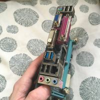 Лот: 17960086. Фото: 2. Материнская плата Gigabyte GA-B75m-D3V... Комплектующие