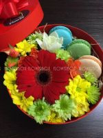 Лот: 7121774. Фото: 5. FlowerBox с макарунами (гербера...