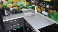 Лот: 3690749. Фото: 2. столешница из жидкого камня(гранита... Кухонная мебель