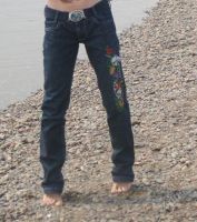 Лот: 1014768. Фото: 2. Джинсы Форма с вышивкой. Цена... Женская одежда