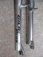 Лот: 7222117. Фото: 3. Вилка 26" RST Gila Plus. Спортивные товары