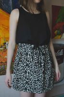 Лот: 7239135. Фото: 2. Платье чёрное летнее с принтом... Женская одежда