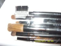 Лот: 934435. Фото: 3. Кисточки для макияжа AVON в футляре. Красноярск