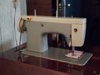 Лот: 17661599. Фото: 3. Швейная машинка Чайка- III. Бытовая техника