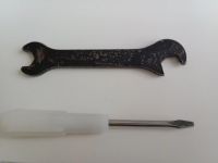Лот: 18748163. Фото: 2. Ключ и отвёртка СССР для швейной... Вязание, шитье