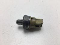 Лот: 20575367. Фото: 2. Датчик давления масла Toyota Vista... Автозапчасти