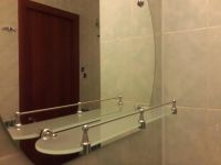 Лот: 10107971. Фото: 2. Зеркало для ванной комнаты с полочкой... Предметы интерьера