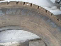 Лот: 2195230. Фото: 3. Одно колесо michelin шиповка 205... Авто, мото, водный транспорт