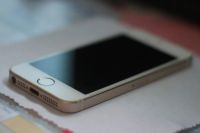 Лот: 6719721. Фото: 2. iPhone 5s gold 64gb. Смартфоны, связь, навигация