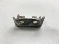 Лот: 22191712. Фото: 2. Кронштейн Suzuki Escudo 1997 2615057B00... Автозапчасти