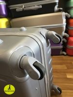 Лот: 15555603. Фото: 6. Ударопрочный серебристый чемодан...