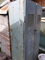 Лот: 16014344. Фото: 3. Шкаф металлический двух створчатый. Мебель