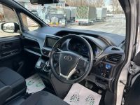 Лот: 21541861. Фото: 12. Toyota Noah Hybrid 2017