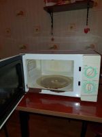 Лот: 11355089. Фото: 2. Микроволновая печь Mistery Б/У. Мелкая бытовая техника