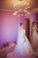 Лот: 2615536. Фото: 3. Свадебное платье со шлейфом 46-50... Одежда, обувь, галантерея