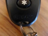 Лот: 7504115. Фото: 2. Брелок от сигнализации Аллигатор... Оснащение, оборудование, аксессуары