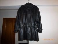 Лот: 4893713. Фото: 2. Куртка кожаная чёрная длинная. Женская одежда