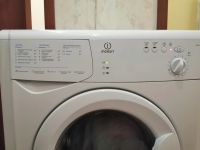 Лот: 16941575. Фото: 2. Стиральная машина Indesit WISN... Крупная бытовая техника