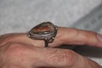 Лот: 20724911. Фото: 4. Шикарное авторское кольцо с натуральным...